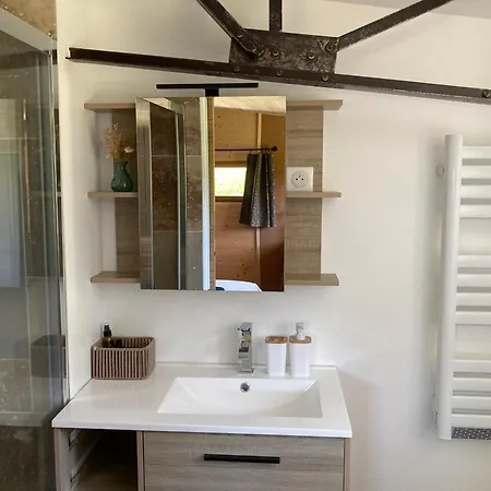 Grange De La Cole 招待所 3*