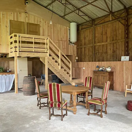 Grange De La Cole 招待所